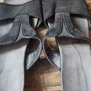 Dreamlite Black Women's Sandals